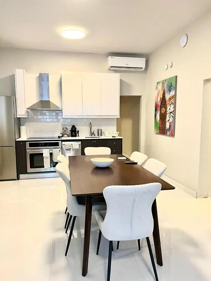 Luxurious Beachside 3-Br Apt San Juan Lägenhet